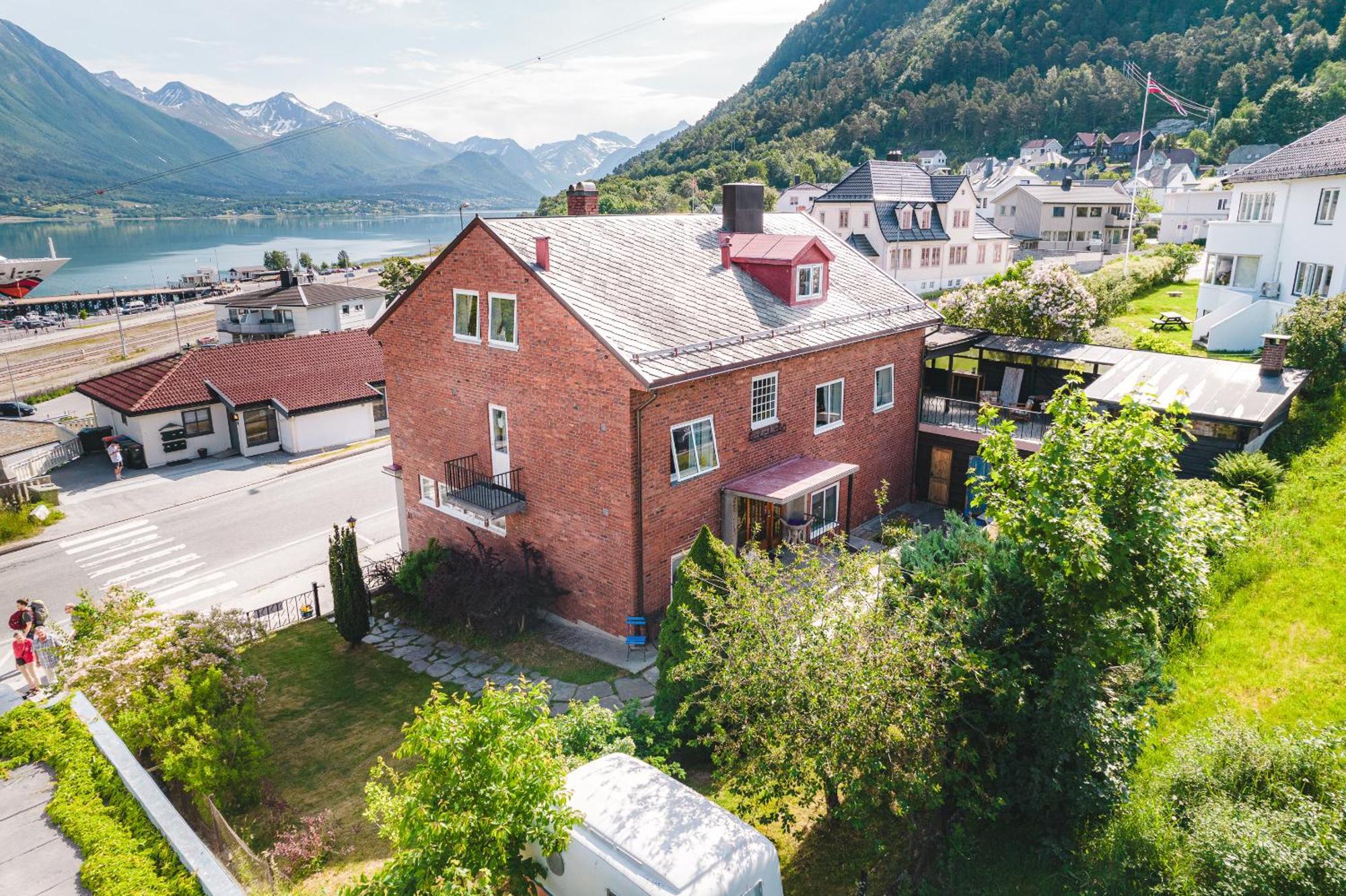 Tiglkak Hostel Åndalsnes Exterior foto